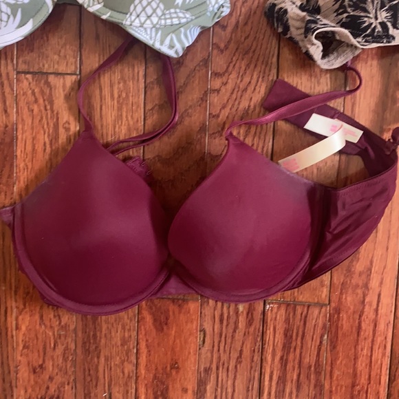 Four VS Bras - Picture 5 of 5